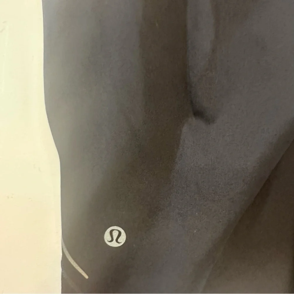 LULULEMON black Base Pace HR Short 8